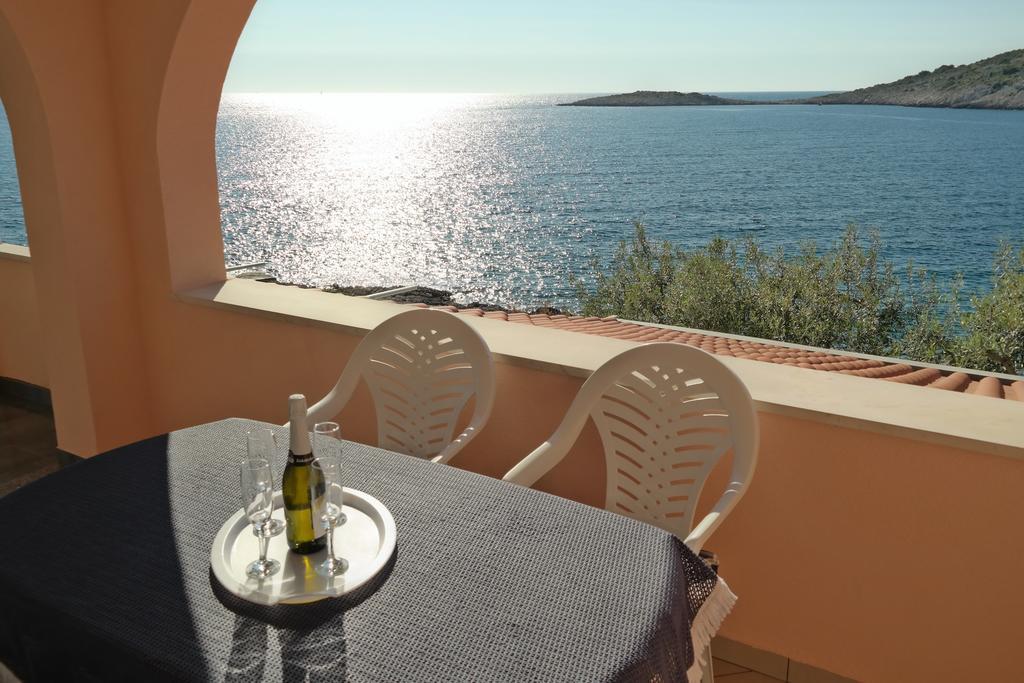 Direkt Am Meer-Apartments Puntaplanka Rogoznica  Eksteriør bilde