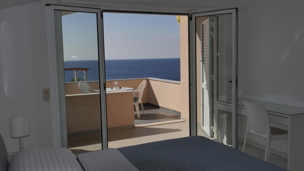Direkt Am Meer-Apartments Puntaplanka Rogoznica  Eksteriør bilde